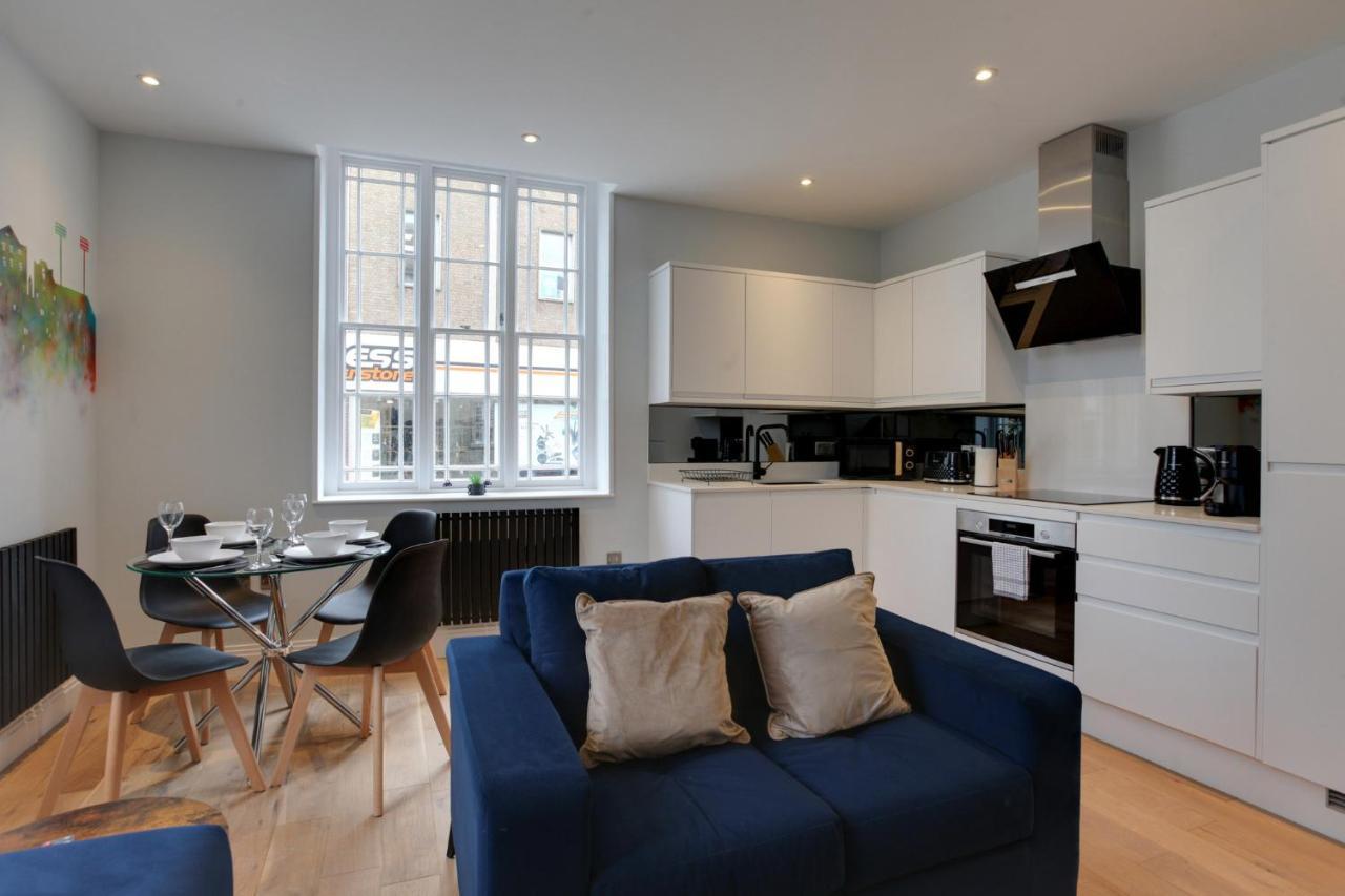 צ'למספורד New London Life Executive Apartments מראה חיצוני תמונה