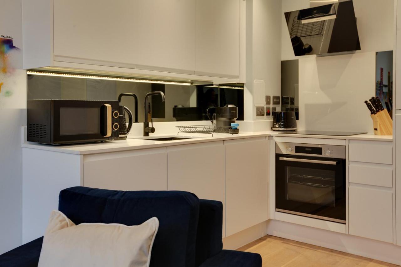 צ'למספורד New London Life Executive Apartments מראה חיצוני תמונה