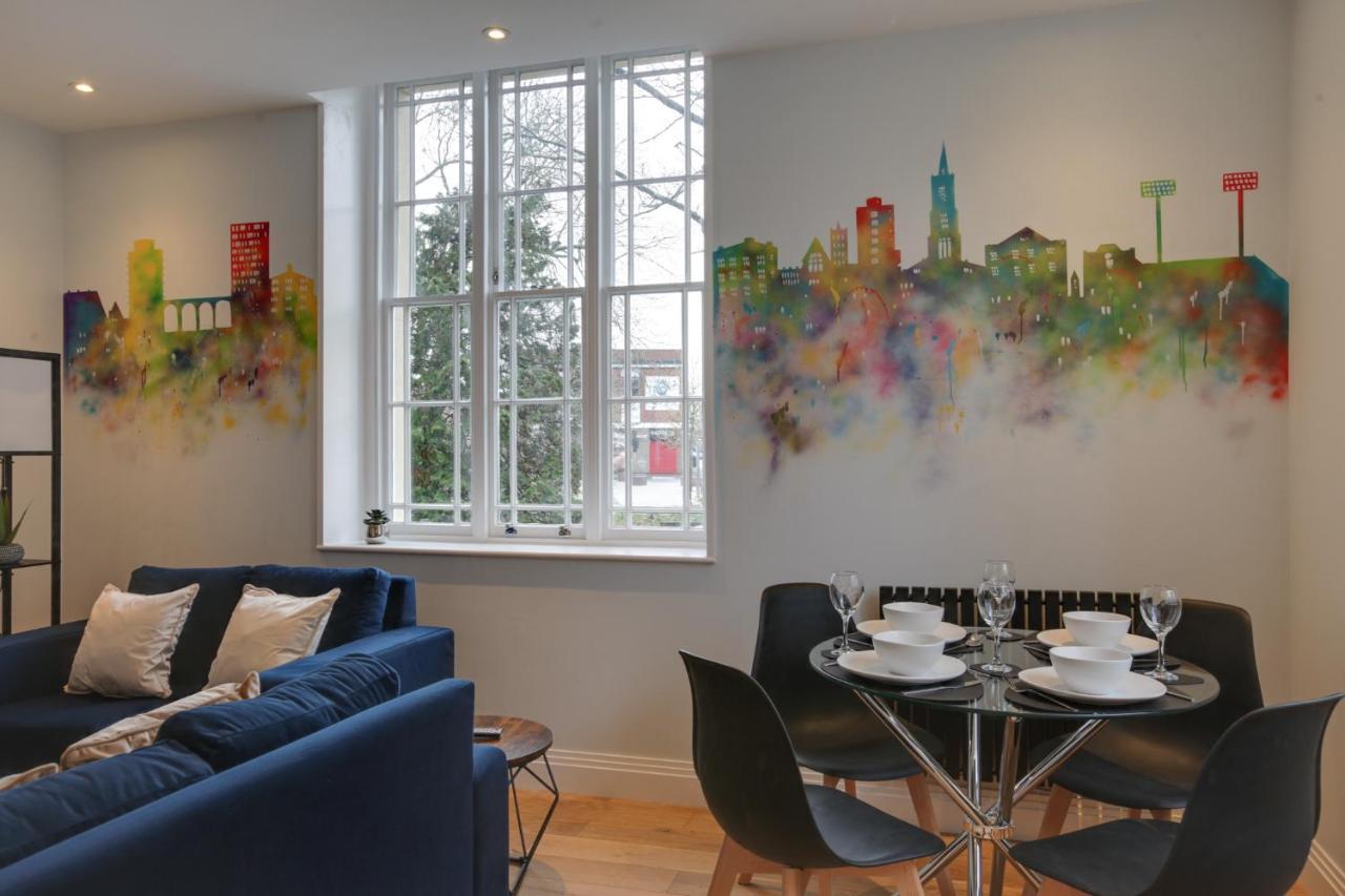 צ'למספורד New London Life Executive Apartments מראה חיצוני תמונה