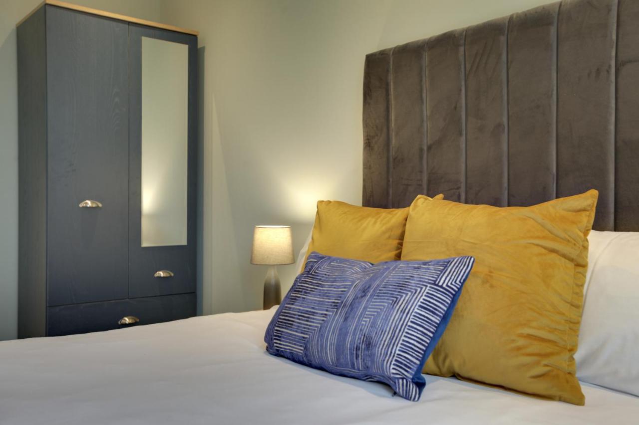 צ'למספורד New London Life Executive Apartments מראה חיצוני תמונה
