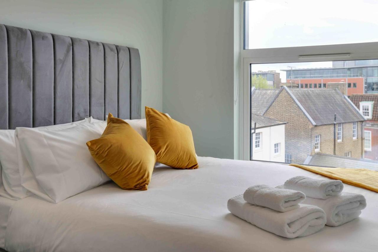 צ'למספורד New London Life Executive Apartments מראה חיצוני תמונה