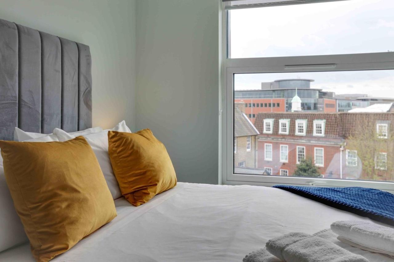 צ'למספורד New London Life Executive Apartments מראה חיצוני תמונה