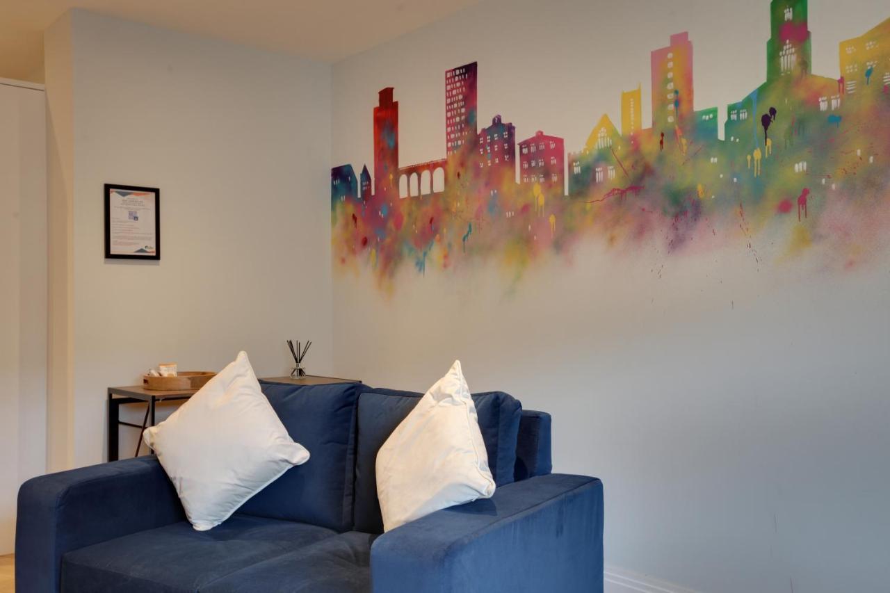 צ'למספורד New London Life Executive Apartments מראה חיצוני תמונה