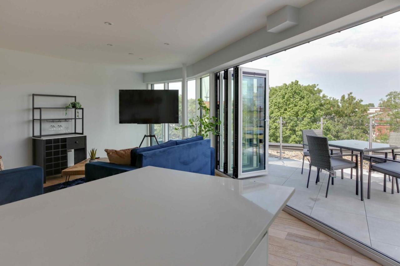 צ'למספורד New London Life Executive Apartments מראה חיצוני תמונה