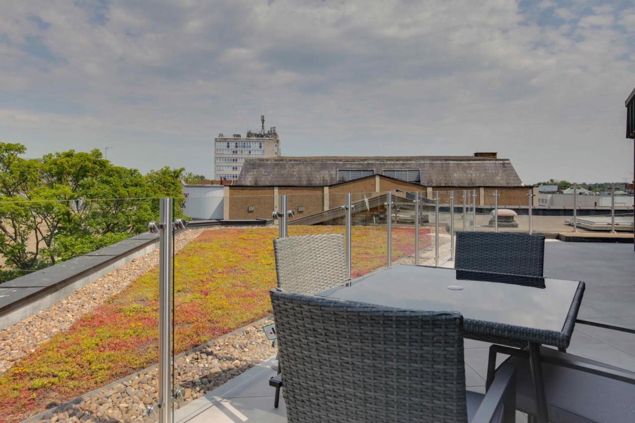 צ'למספורד New London Life Executive Apartments מראה חיצוני תמונה