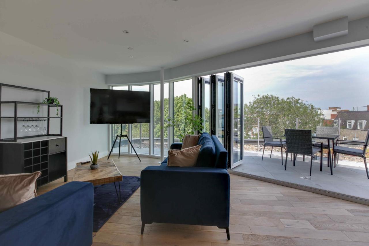 צ'למספורד New London Life Executive Apartments מראה חיצוני תמונה