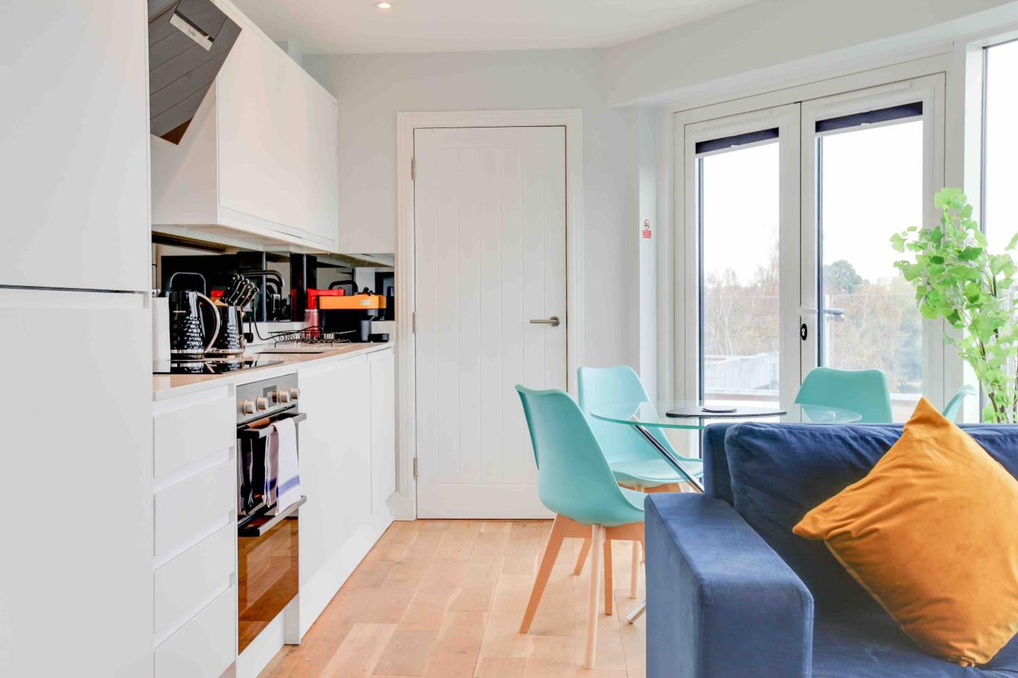 צ'למספורד New London Life Executive Apartments מראה חיצוני תמונה